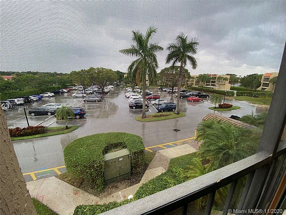 4th image of 240 Lakeview Dr APT 308