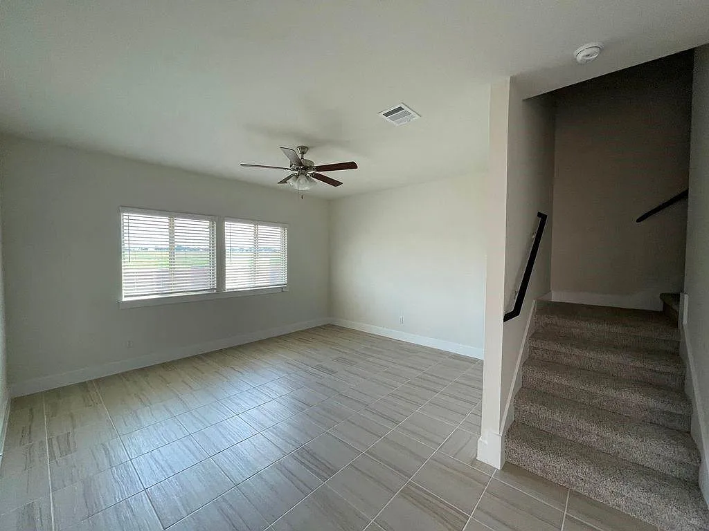 549 White Steppe Way — Photo 2