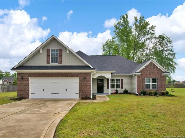 221 Harcourt Pl, Raeford, NC 28376