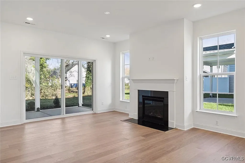236 Amburn Ln — Photo 4