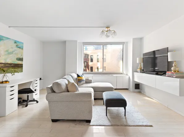 275 Greenwich Street 6G-S image 1 of 7