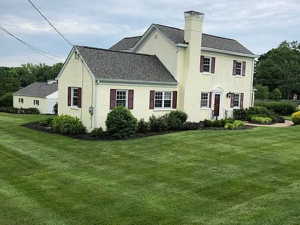 8104 Clough Rd, Cincinnati, OH 45244