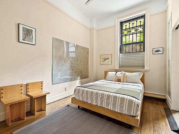 3rd image of 924 W End Ave APT 1