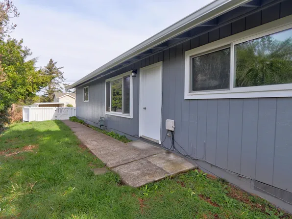 241 NW 16th St, Newport, OR 97365