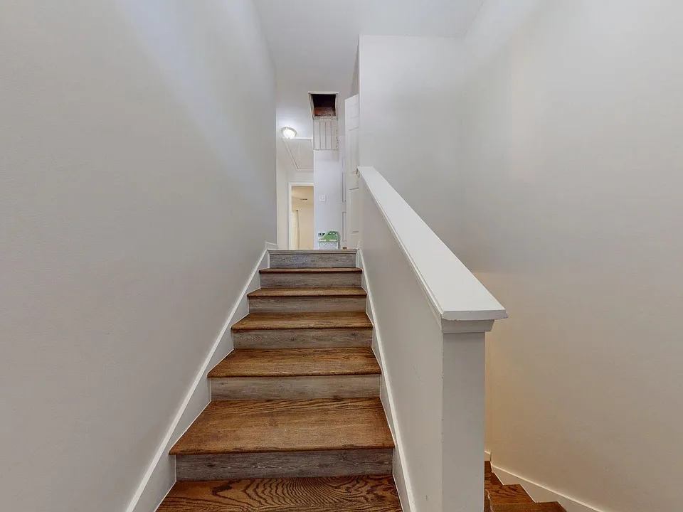 500-502 Greentree Ter