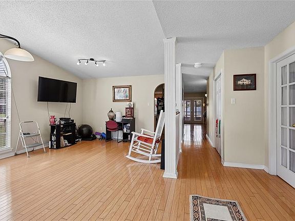 5th image of 3625 Meadow Lake Dr W