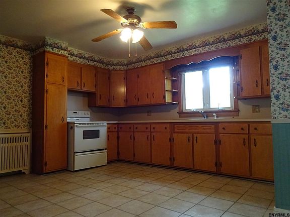 4th image of 174 Berkshire Blvd