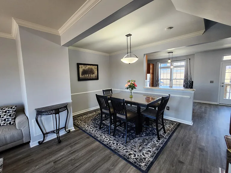 2068 Lockwood Dr — Photo 5
