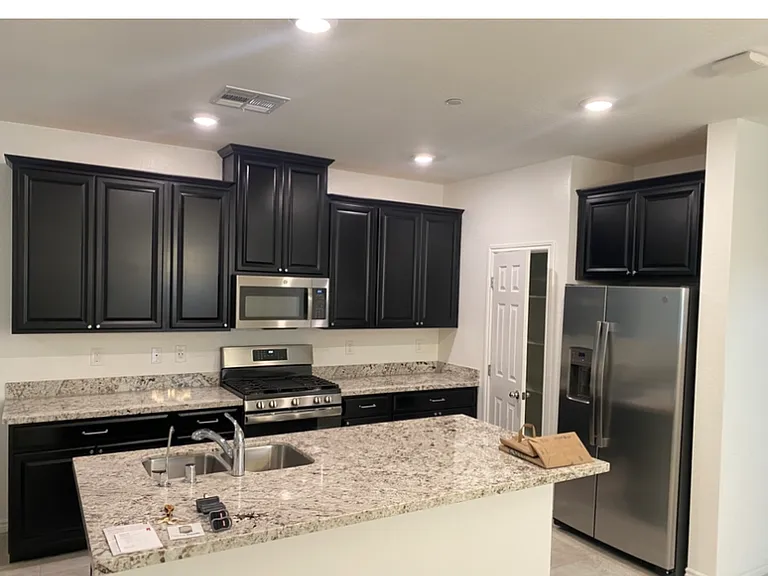 795 Grand Country Ave — Photo 2