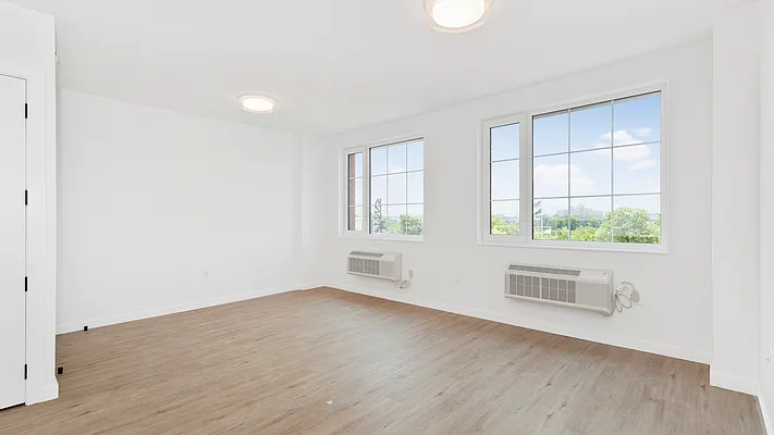 Rented by Nooklyn NYC LLC | media 128