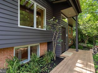 4834 8th St S, Arlington, VA 22204