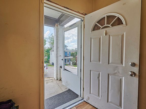 5th image of 3033 Bremen Ave