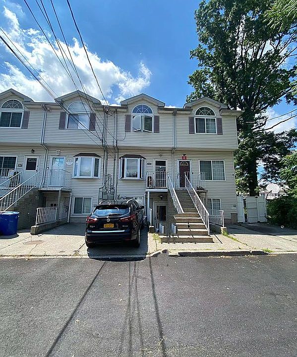 1st image of 12 Noah Ct