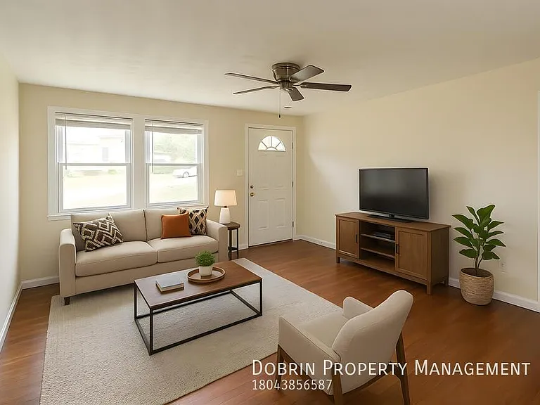 1011 Kinney St — Photo 2