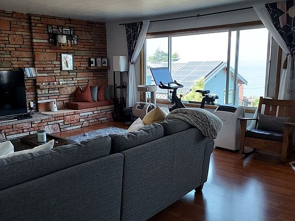 4th image of 511 N C St APT 3