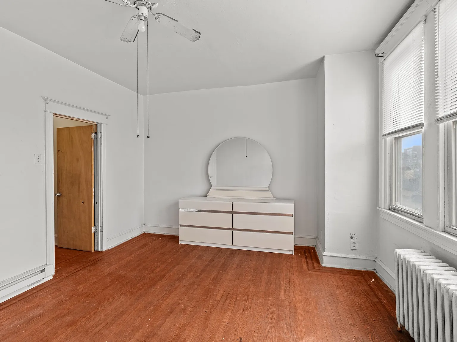 2 bed, 900 sqft, $1,000 — Photo 4
