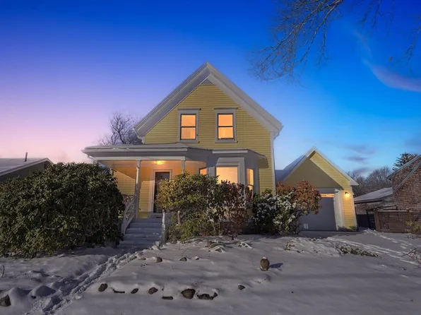 35 Carleton Ave, Brockton, MA 02301