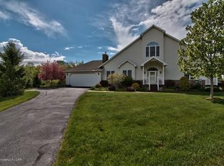 13 Dakota Dr, Dallas, PA 18612