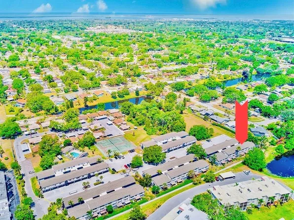 1127 King Arthur Ct APT 309, Dunedin, FL 34698