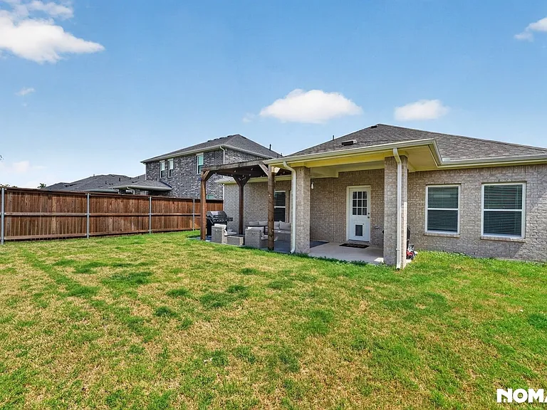 626 Cari Ln — Photo 30