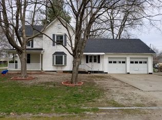 404 N Putnam St, Moweaqua, IL