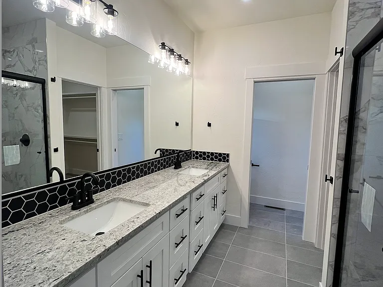 1702 E Metler Ln — Photo 24