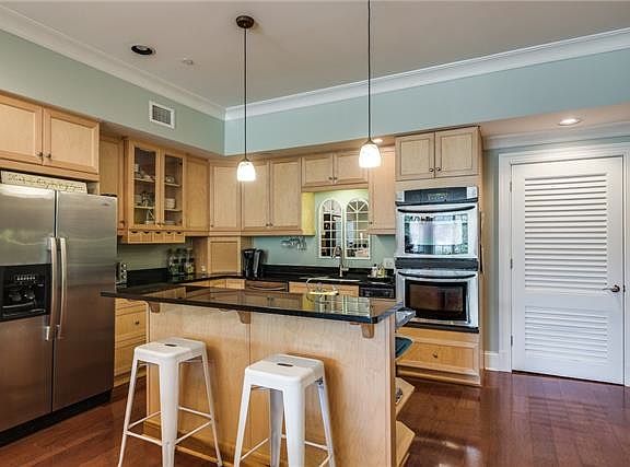 Custom kitchen with Granite counters