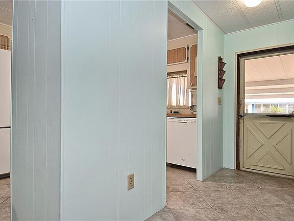 5th image of 54 King Arthur Dr
