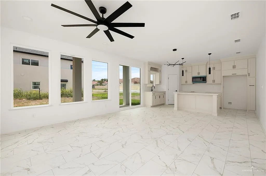 3 bed, 2.5 bath, 1446 sqft, $1,950 — Photo 4