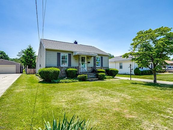 2nd image of 696 E Tuscarawas Ave