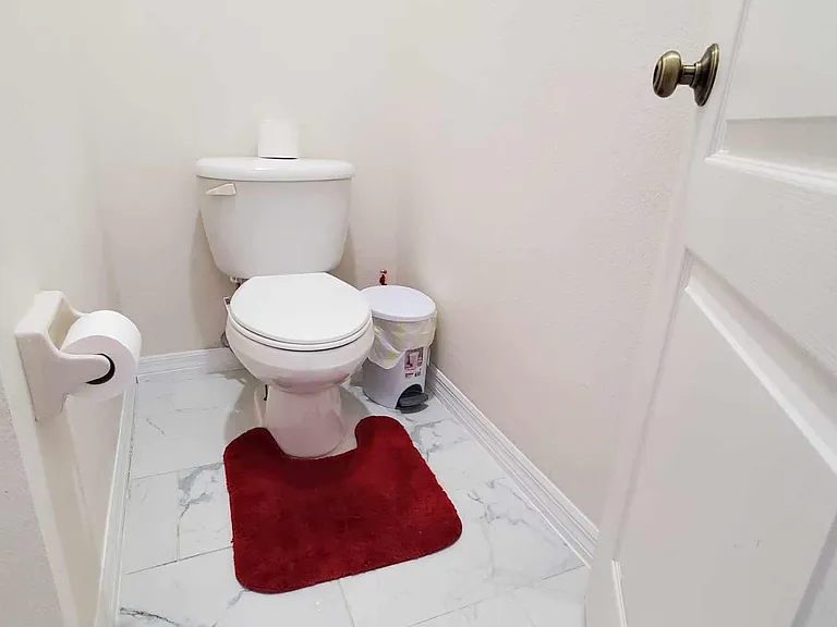 2323 Pan American Blvd — Photo 12