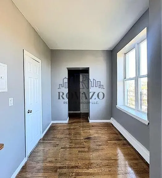 329 Park Ave #1 — Photo 4