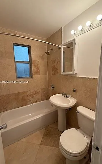 1561 Lenox Ave #11 — Photo 6