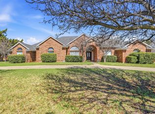 424 Country Ridge Ln, Red Oak, TX 75154