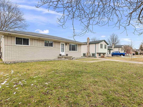 3rd image of 48294 Donahue Dr