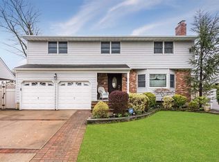 3050 Ewell Pl, Wantagh, NY 11793