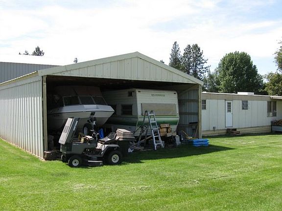 2nd image of 1217 Lakeview Cv