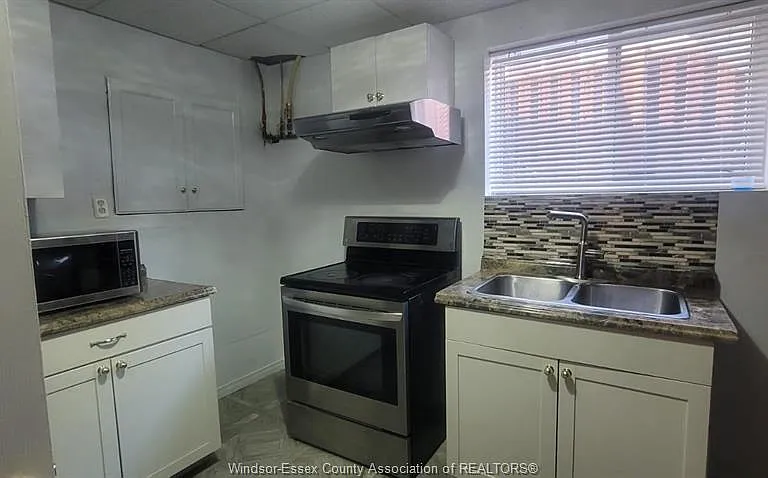 2680 Teedie Cres — Photo 14