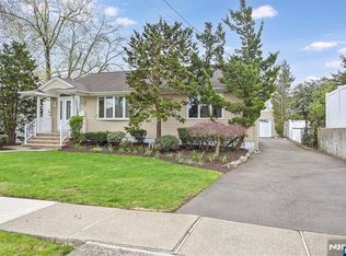520 Hamilton Ave, Hasbrouck Heights, NJ 07604