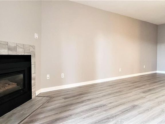 5th image of 136 Conway Dr #51
