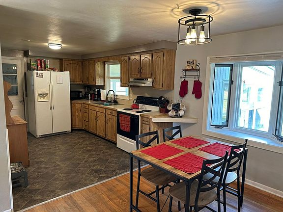4th image of 11 Deborah Dr