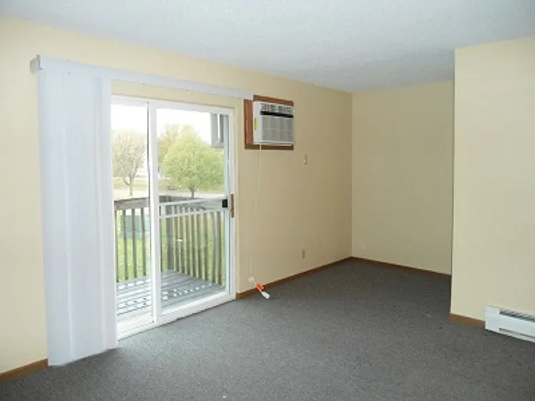 3325 Agin Ct NE — Photo 2