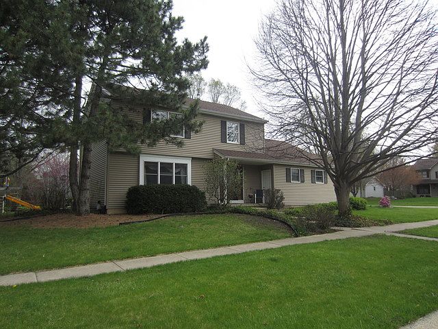 1st image of 406 Blackhawk Dr