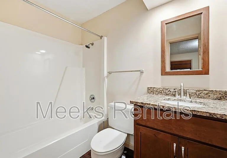 1655 6th Ave — Photo 14