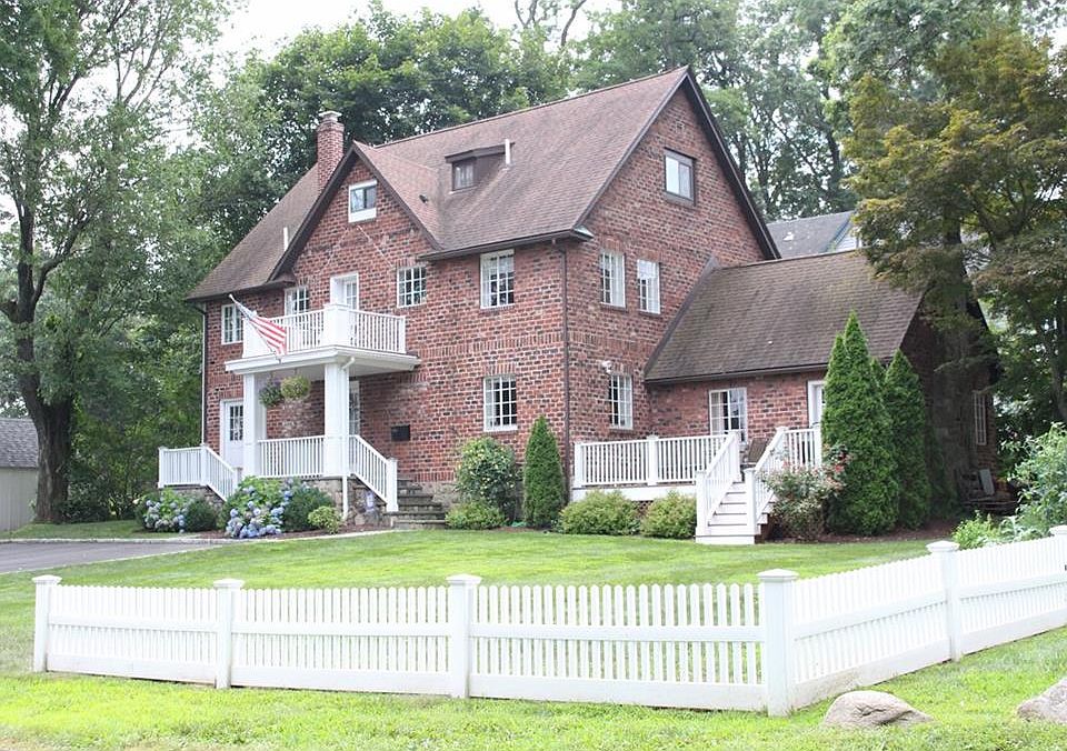 2nd image of 48 Dry Hill Rd