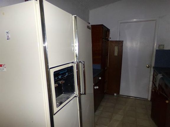 2nd image of 1225 Crest Park Dr