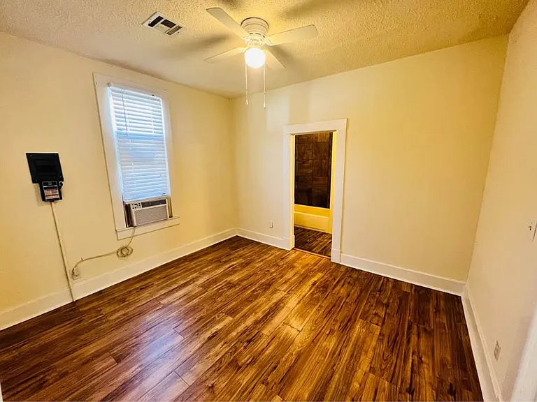 620 W London St — Photo 5