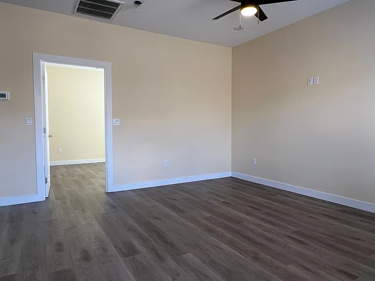 2197 W Lyon Crest Rd #3 — Photo 3