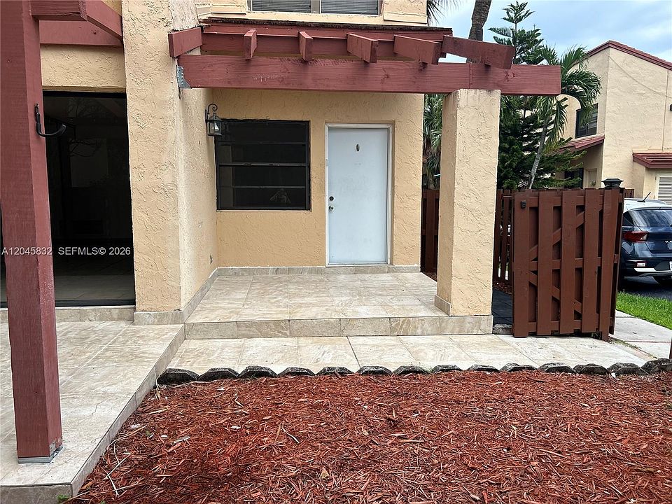1st image of 301 W Park Dr APT 101-11