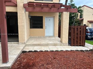 301 W Park Dr APT 101-11, Miami, FL 33172